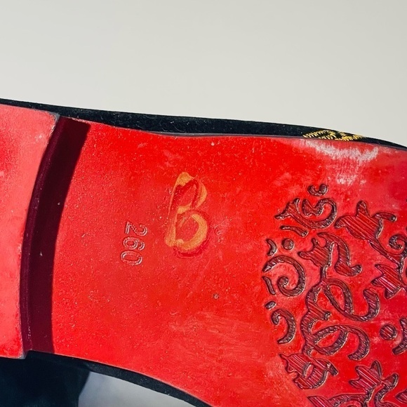 Cabuncci Chain Link Loafers - Picture 9 of 10